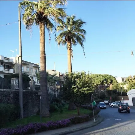 Dietro Le Mura * Aci Castello