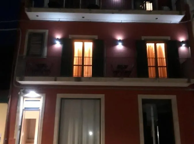 Dietro Le Mura Bed & Breakfast *