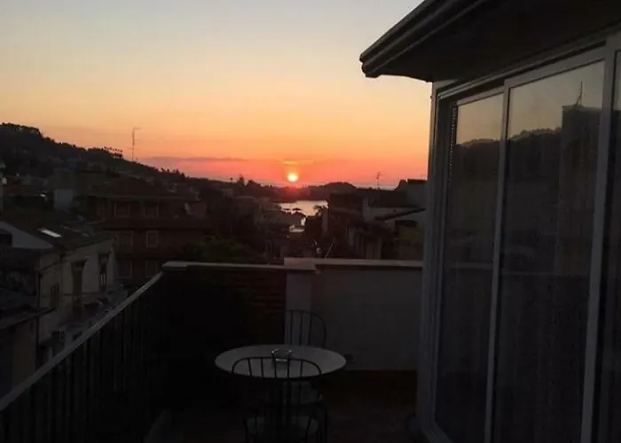 Dietro Le Mura * Aci Castello