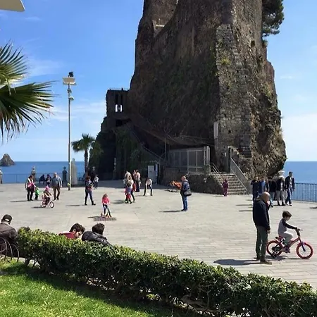 Bed & Breakfast Dietro Le Mura Aci Castello
